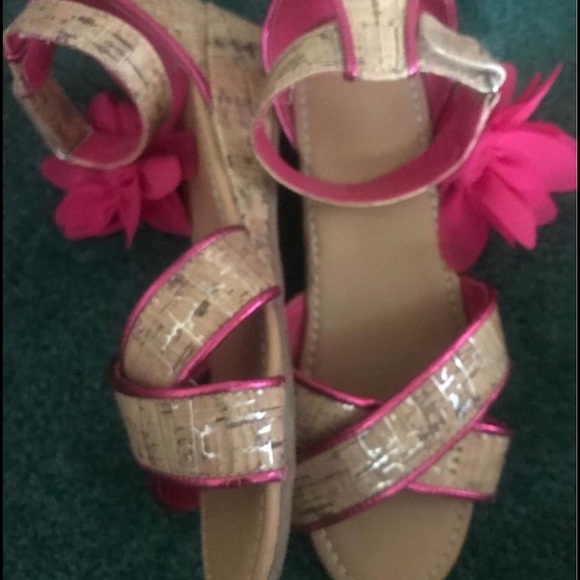 Pumps/Sandals - Picture 2 of 2